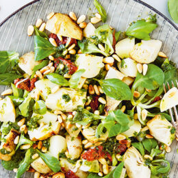 Potatissallad med kronärtskocka och basilika