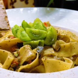 Krämig vegetarisk svamppasta