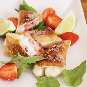 Söt chimichanga med jordgubbar