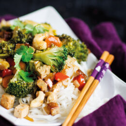 Vegetarisk Teriyakibroccoli med nudlar 