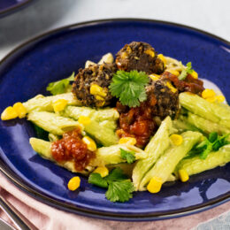 Vegetariska Tacobollar med krämig avokadopasta