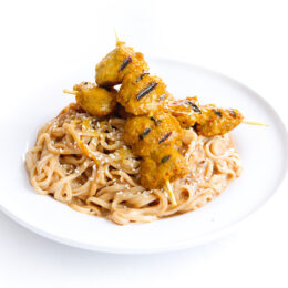 Vegetariska Sataytzay med jordnötspasta