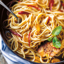 Vegetarisk Spaghetti med vitlök, olja och chili