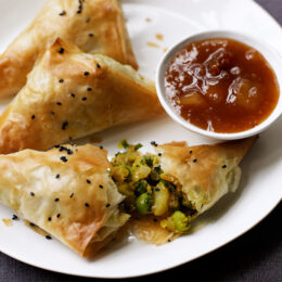 Vegetariska potatis- och ärtsamosas