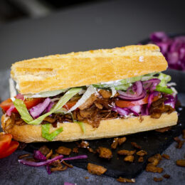 Maxad OLT Sandwich (Oumph, Lettuce, Tomato)