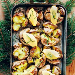 Krossade potatisar med chili- och saffransaioli