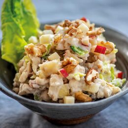 Waldorfsallad med valnötter